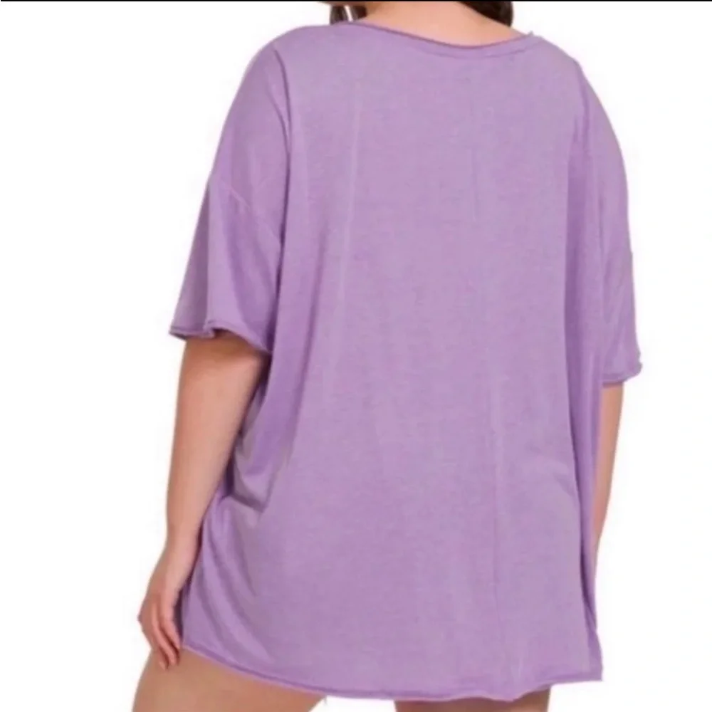 ZENANA
Oversized Raw Edge Boyfriend Tee
V-neck - Front Pocket - Picture 2 of 3